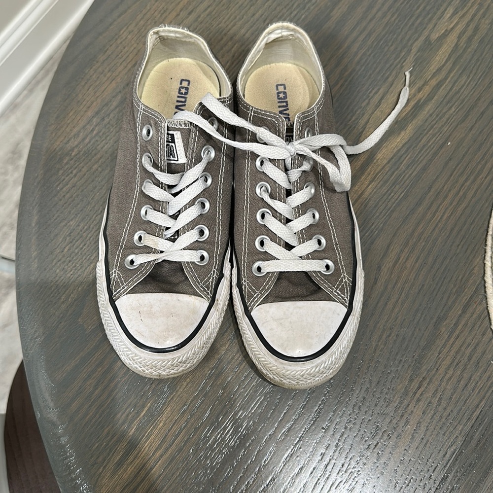 Gray converse low tops